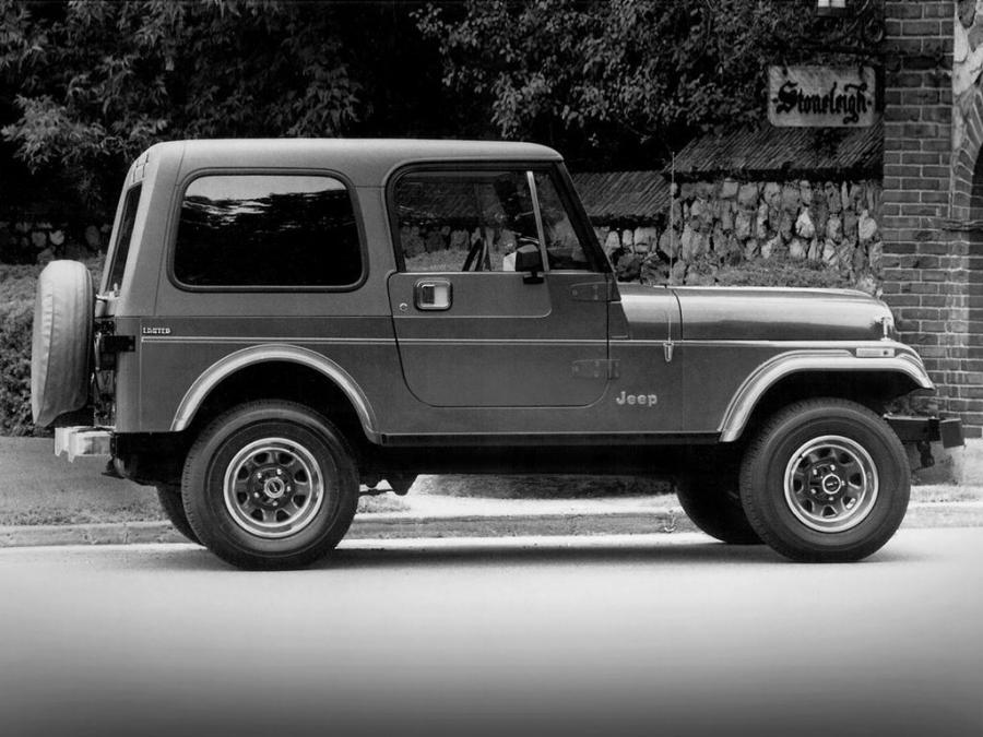  Jeep CJ-7 Limited 1982 года  (фото 2 из 3)